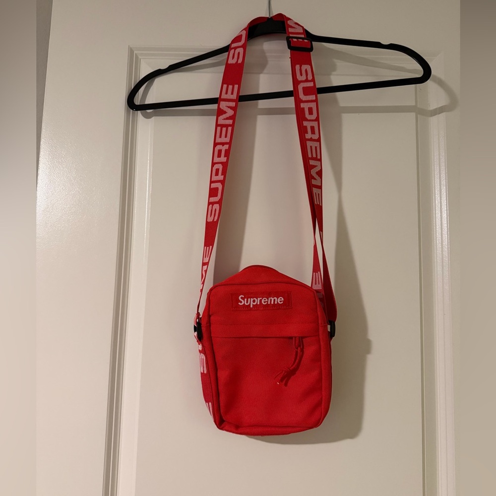 Supreme red crossbody bag ❤️